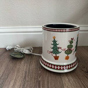 ⭐️NWT⭐️ Crazy Mountain Candle Warmer, Merry Tree Design